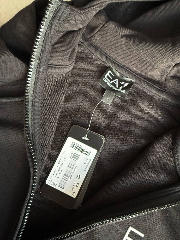 Костюм Emporio Armani