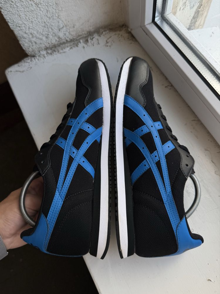 Чоловічі кросівки Asics