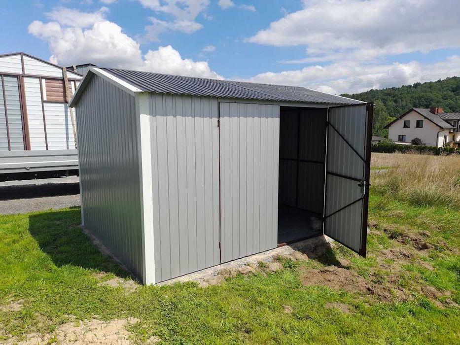 Blaszany domek narzędziowy 4x3 z dachem dwuspadowym