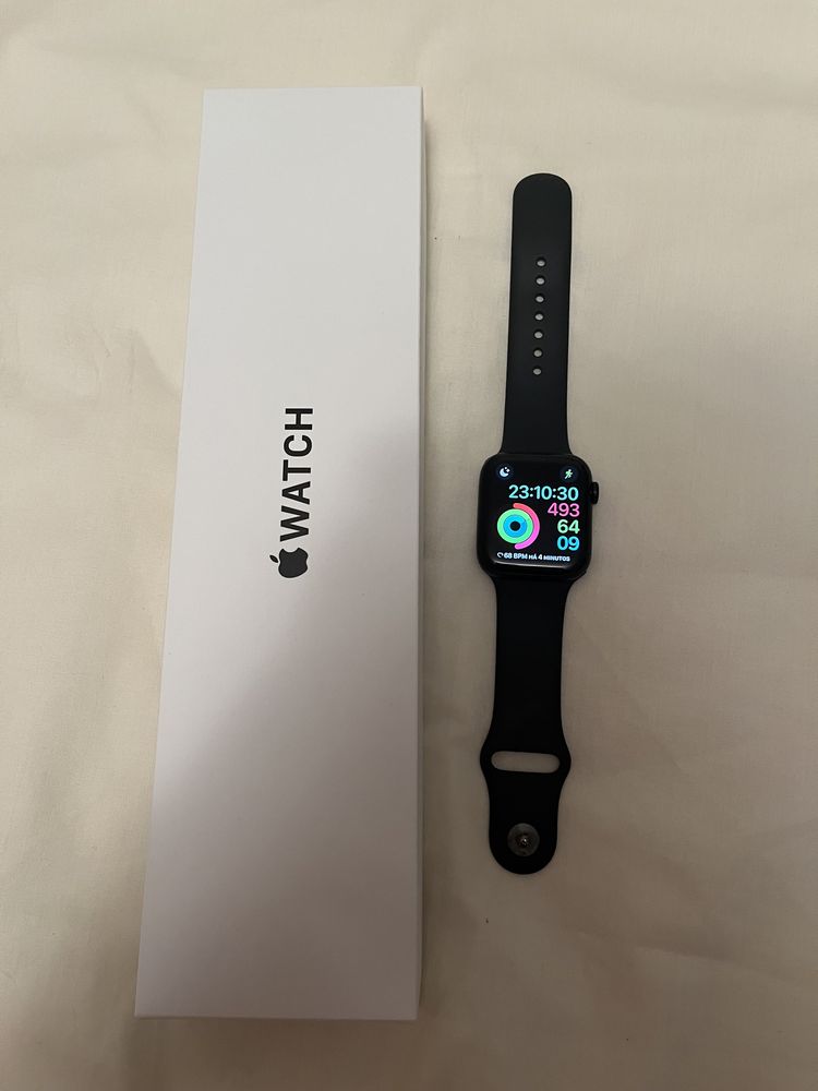 Apple Watch SE 44mm 2ª geração