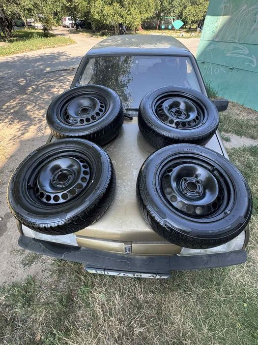 R15 185/65Продам зимовий набір шин 4500за набір з  новими ковпаками