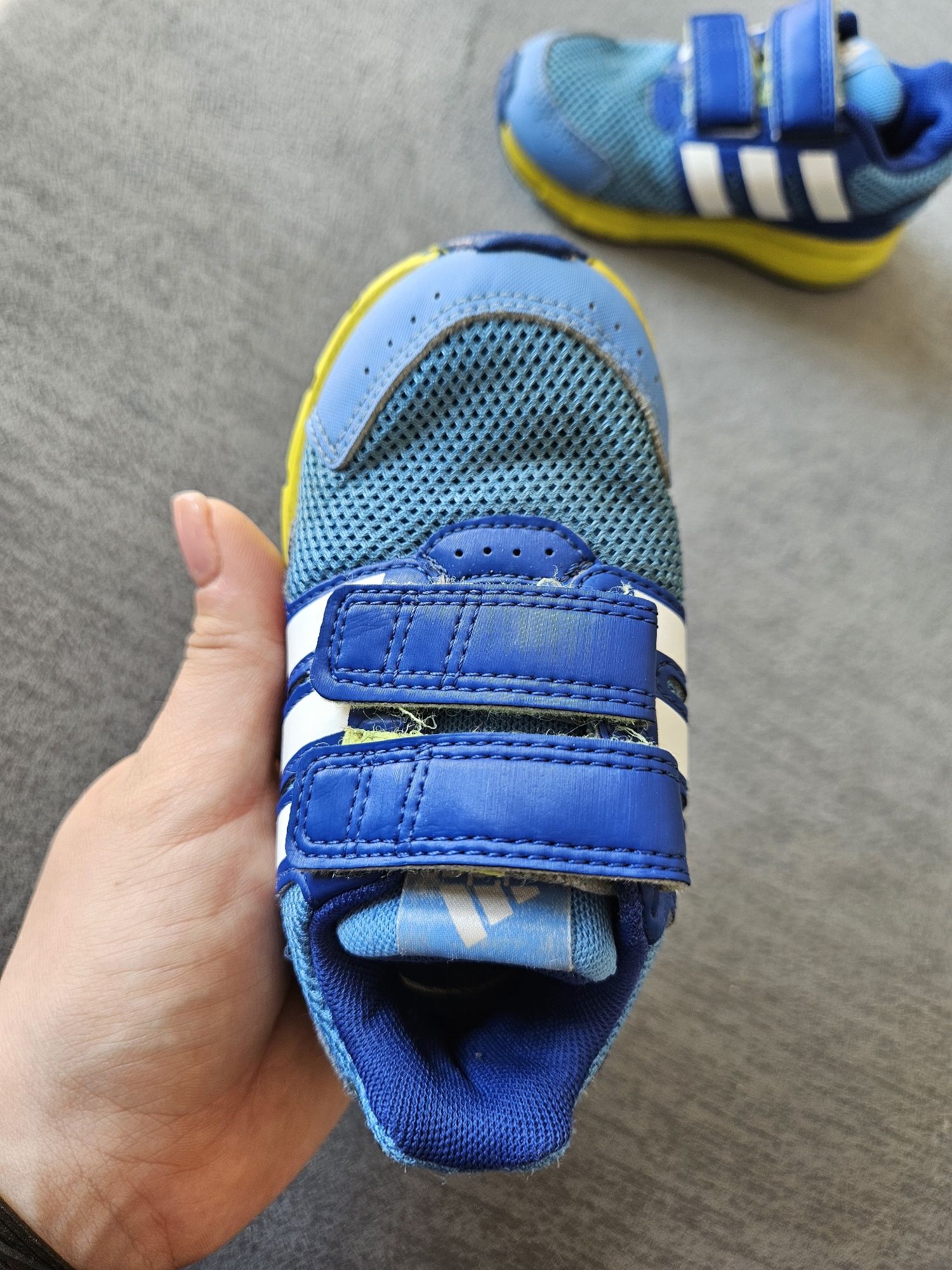 Chłopięce buty Adidas.  Rozmiar 22. Stan bardzo dobry