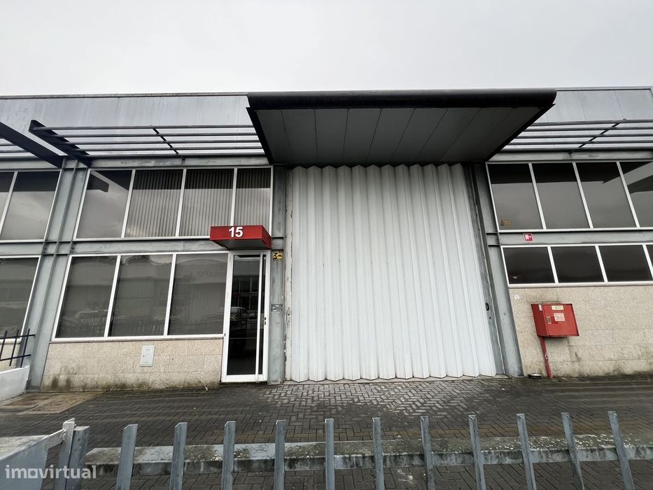 Pavilhão Para Arrendamento Em Tamel São Veríssimo