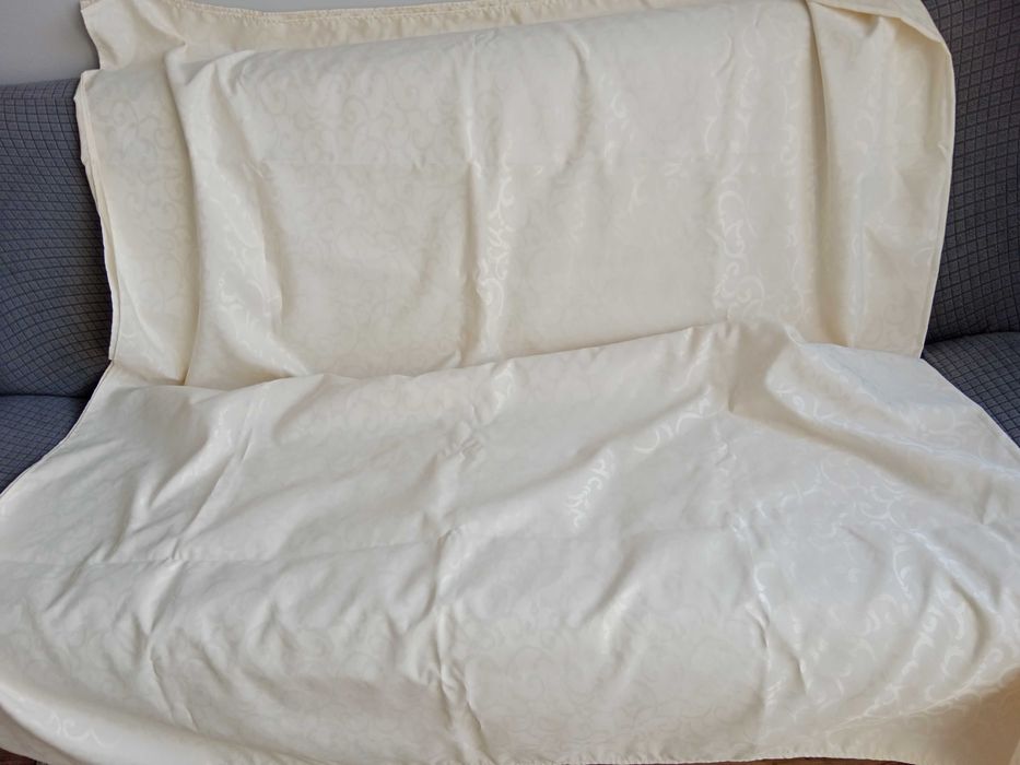 obrus żakardowy 295 x 160 cm kremowy