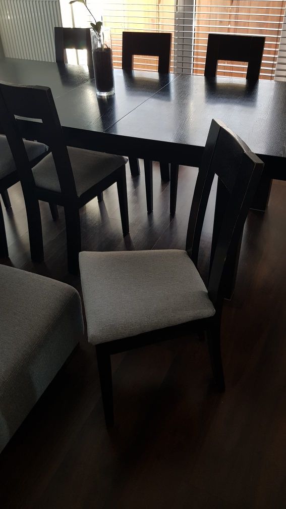 Stół drewniany rozkładany 6 krzeseł
