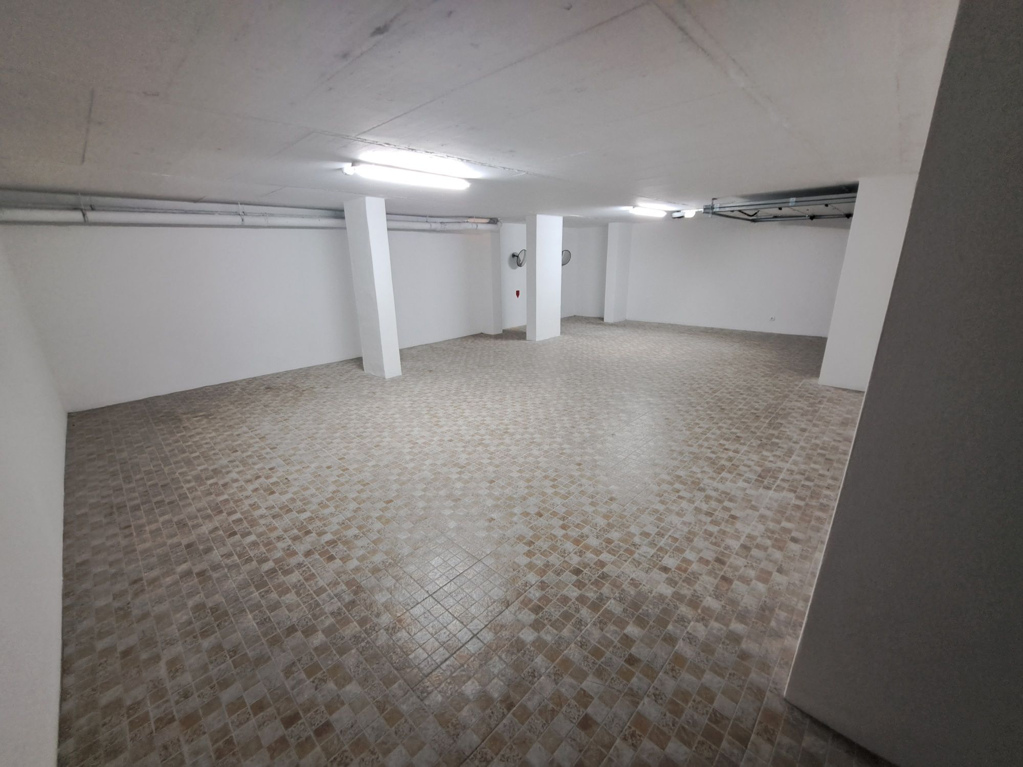 Garagem em LAGOS para Alugar 81 m2