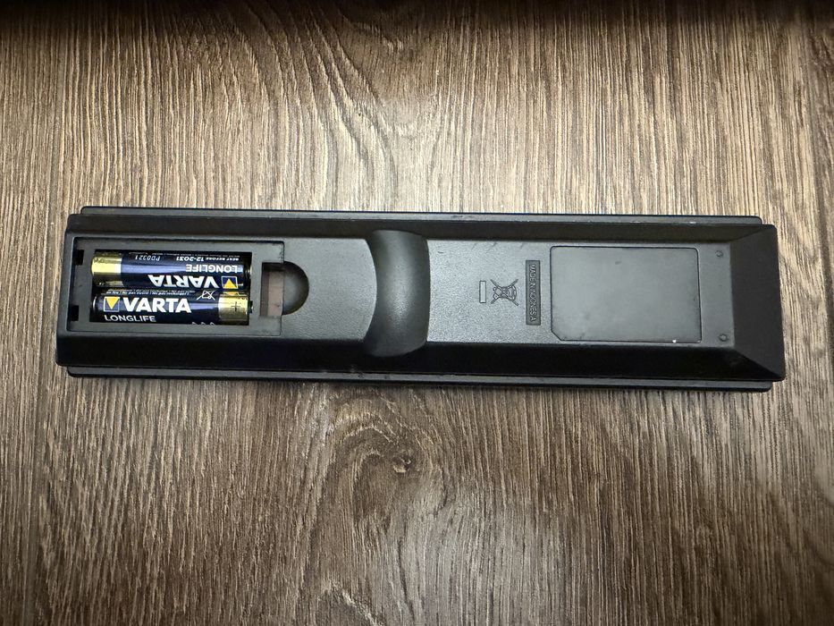 Kino domowe LG model SH52TH-W 300 W