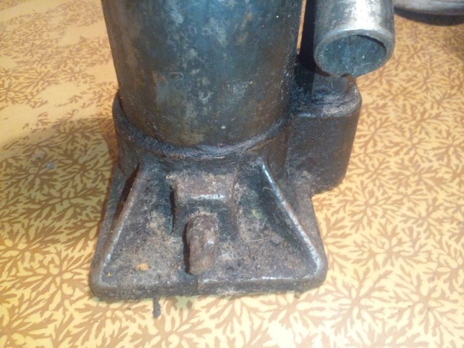 Бутылочный гидравлический домкрат, БУ