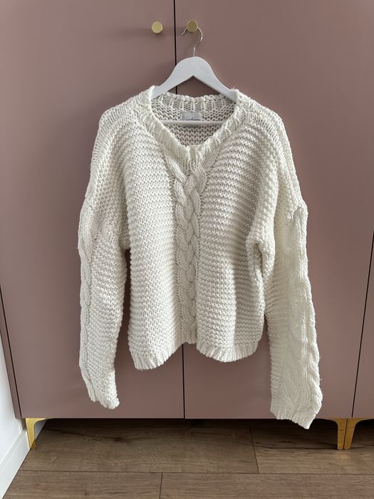 Kremowy sweter warkocz z wełną