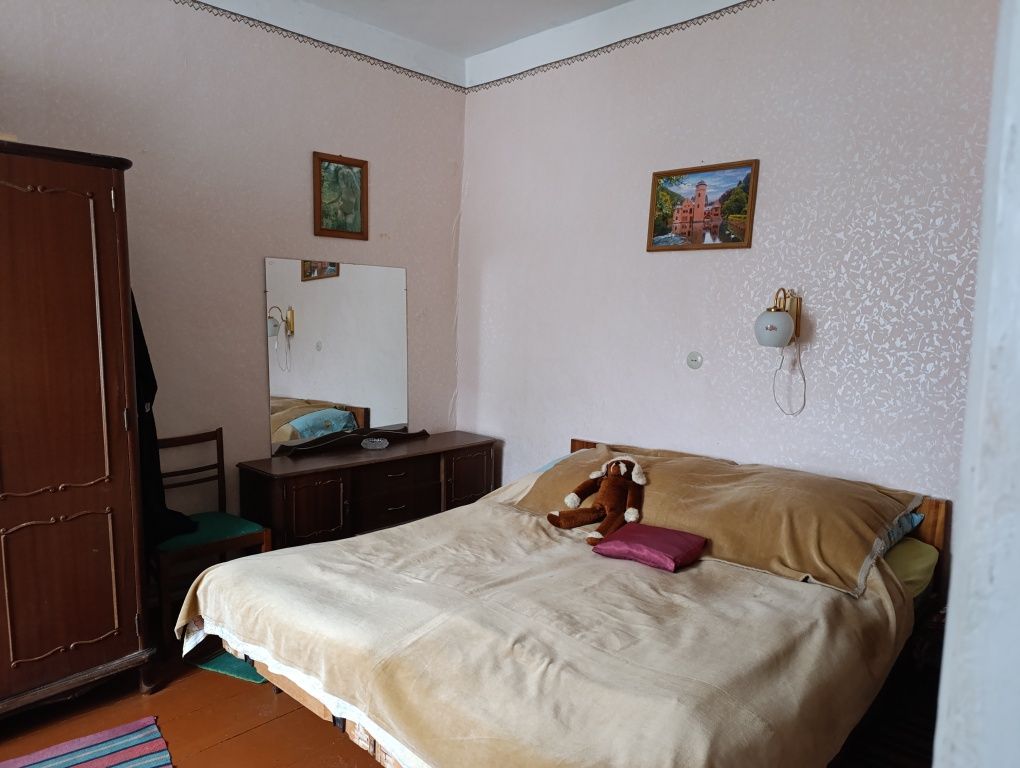 Продається будинок в центрі Нових Санжар