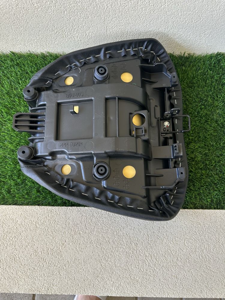 Bancos originais Yamaha Tracer 9 de 2021 a 2024