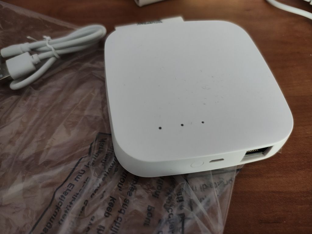 centralka Gateway ZigBee LAN - Moes ZHUB