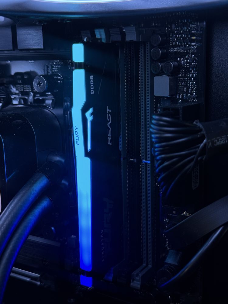 Pamięć RAM Kingston FURY Beast RGB DDR5 16GB 6000 CL36 Czarny