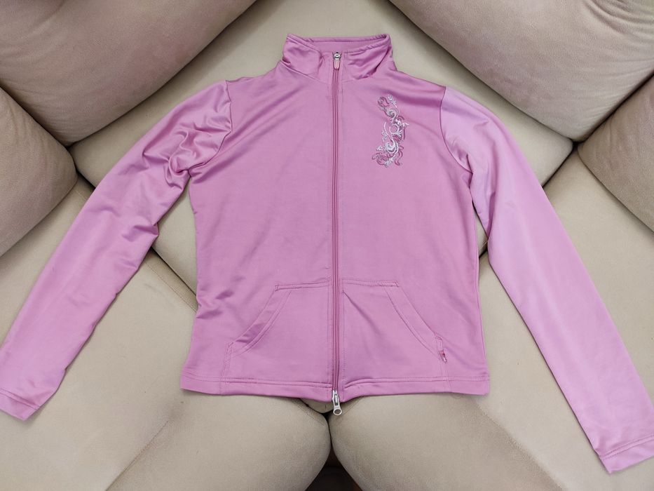 Красива кофта мастерка