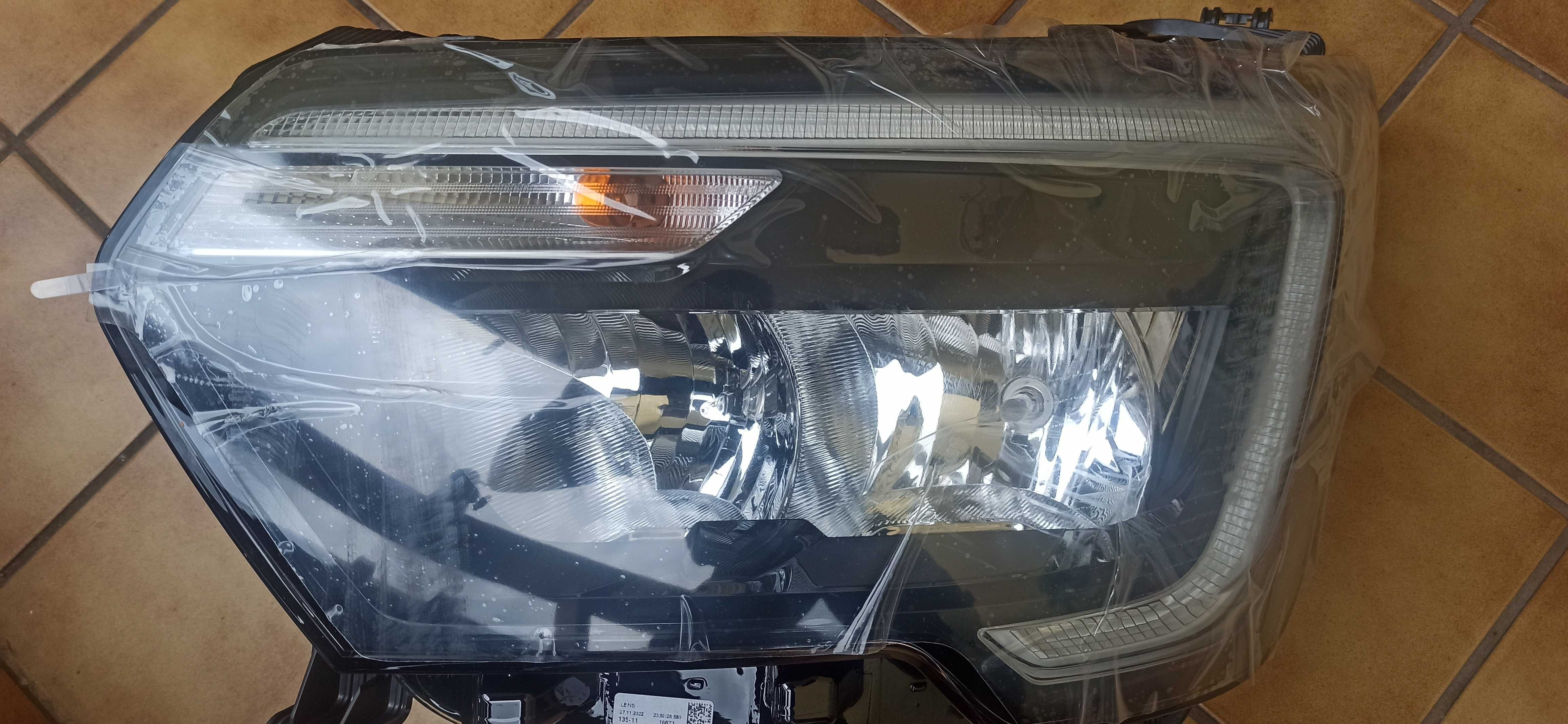 Renault Master lV 4 lampa reflektor lewy przód