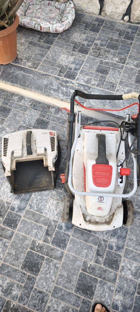 Vende-se máquinas de relva