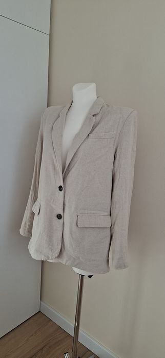 Marynarka beżowa długi rękaw kieszonki długi rękaw NA-KD rozm. 34