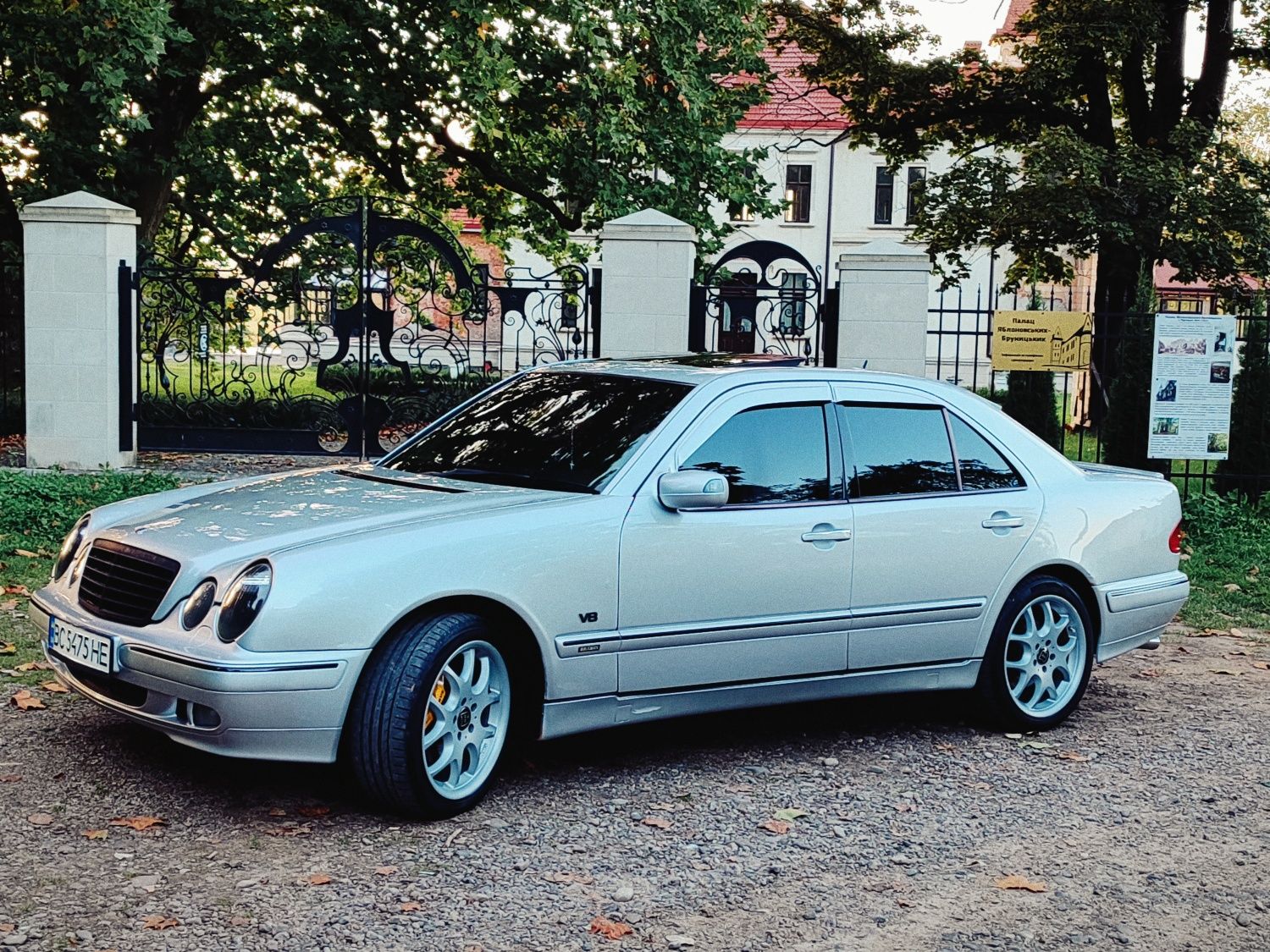 Mercedes-Benz w210
двигун: свап м113 5.0л. Stage1 340 к.с.
4-matik.
в