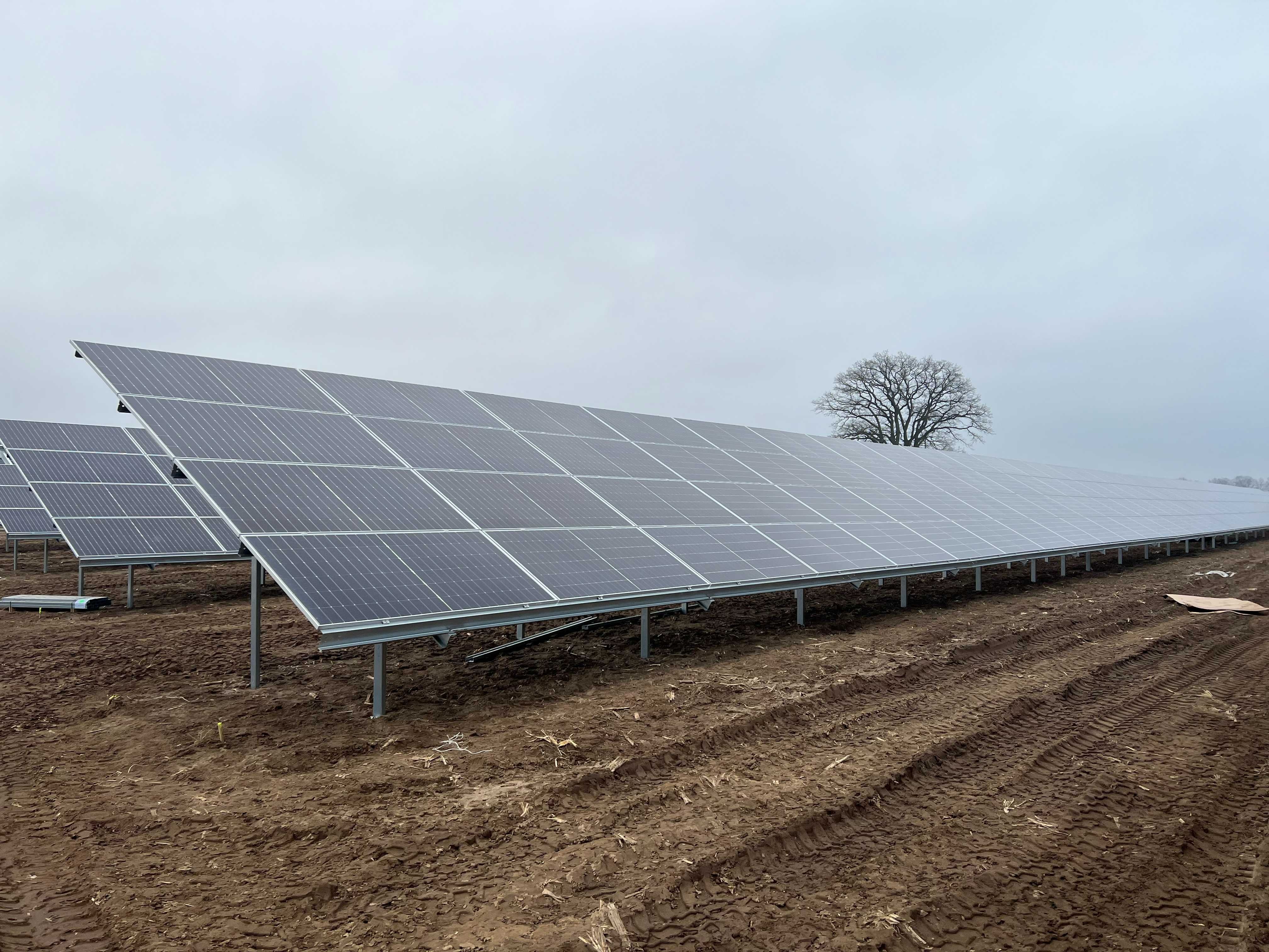 Instalacja Fotowoltaiczna Ja Solar 10 Kw Bifacial Gruntowa z Montażem