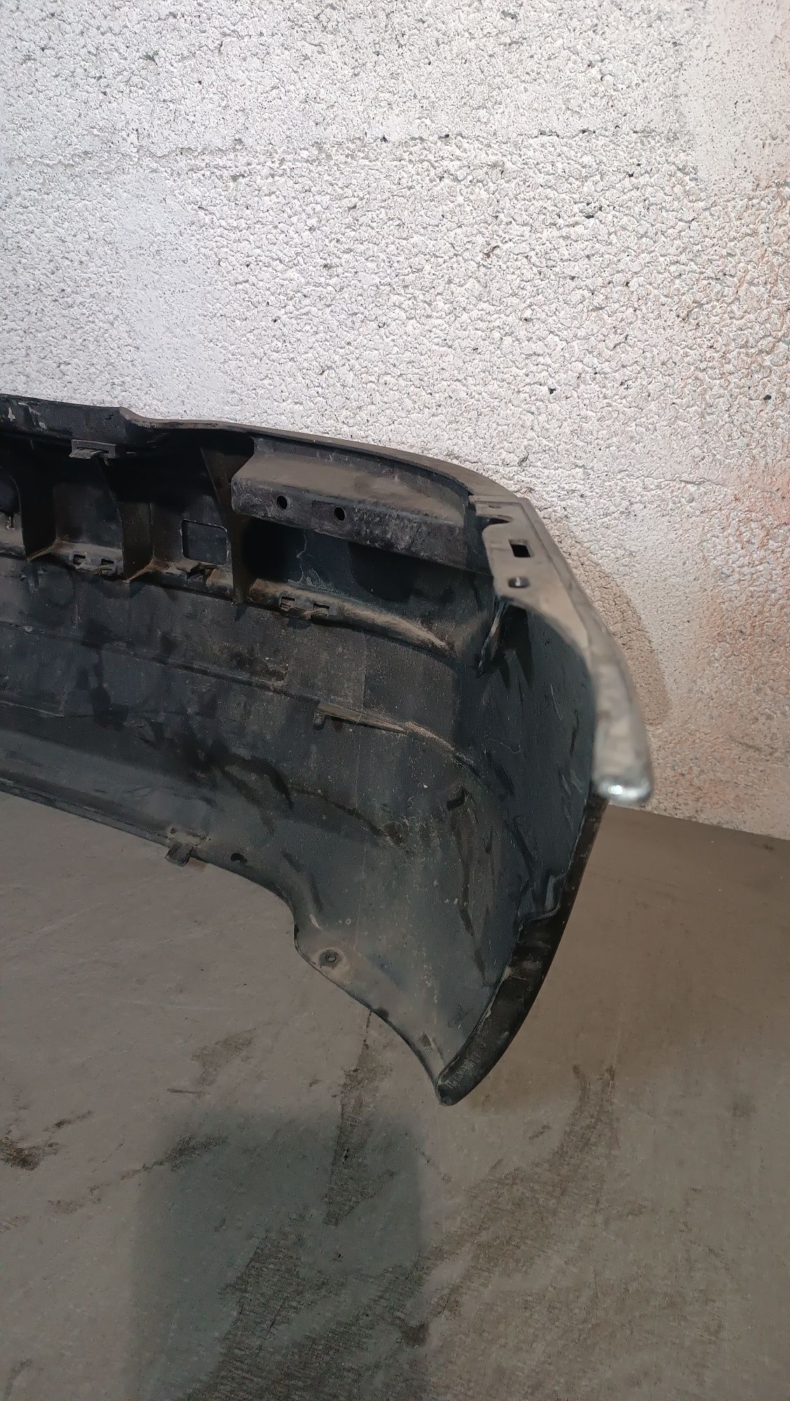 Vendo parachoque de trás Renault Clio 2 ano 1998/2004