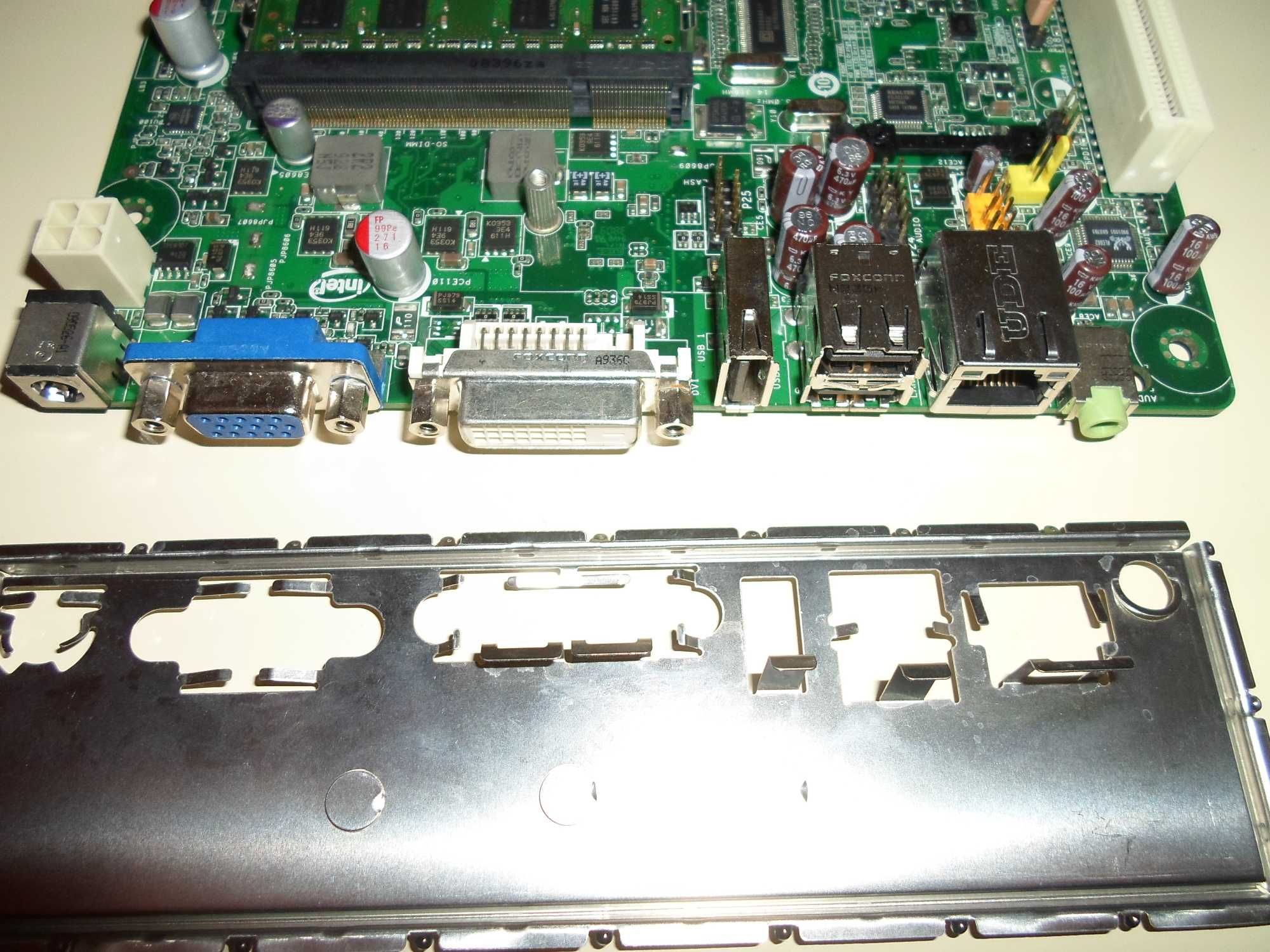 Intel D945GSEJT + 2GB