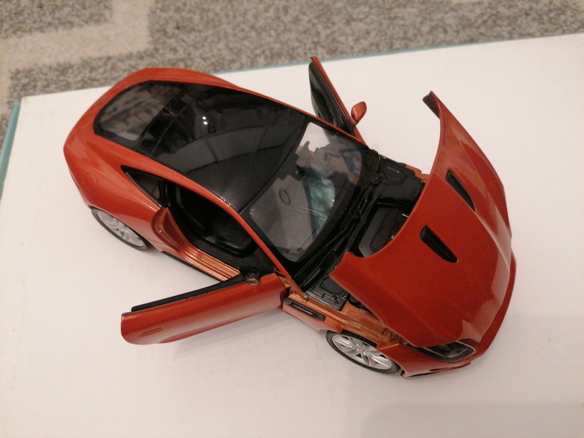 Model Jaguar Coupe 1/24 Welly