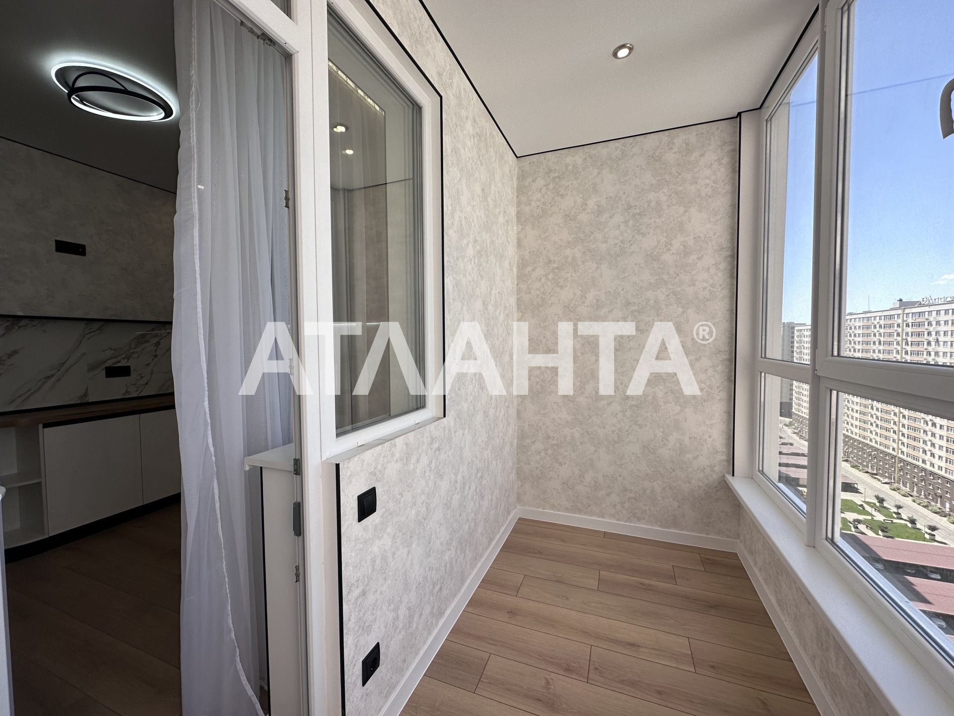 Новая квартира  с балконом в ЖК Акварель 2
