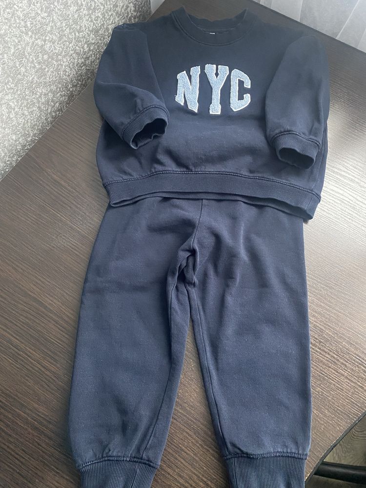 Костю фірми h&m 2-3 роки(98)