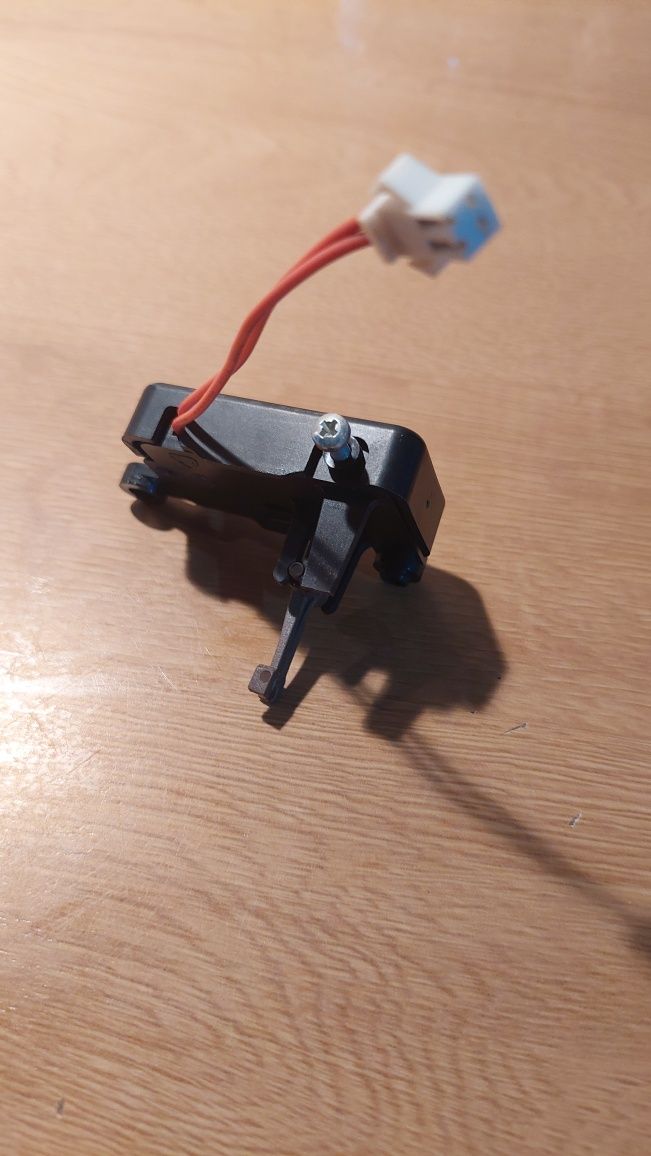 Mikrowyłącznik do piecyka gazowego VAILLANT  atmo MAG mini PL 11