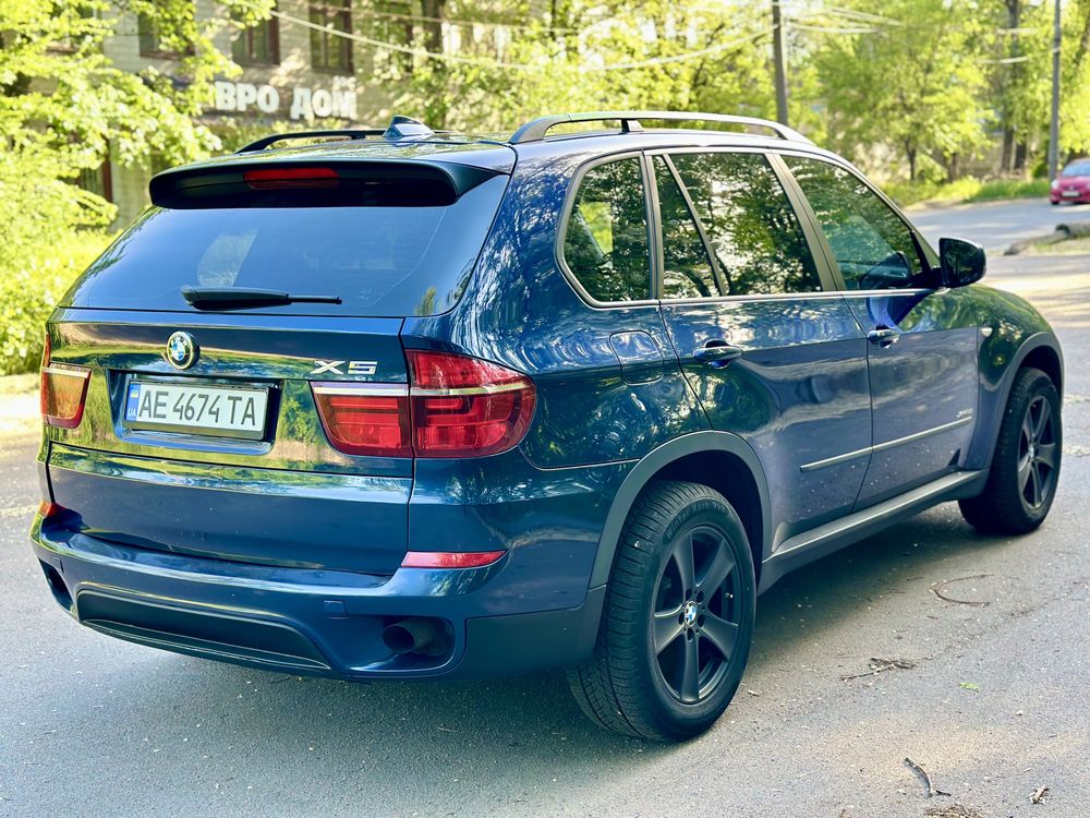 BMW X5 2013 год