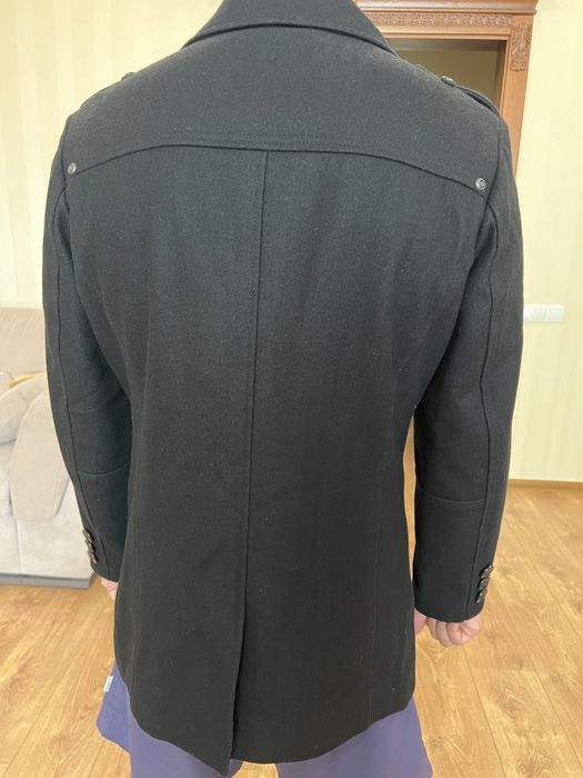 Пальто GIORGIO ARMANI 48. Розмір