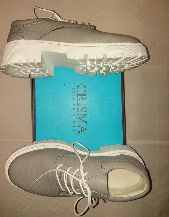 Жіночі брендові макасини