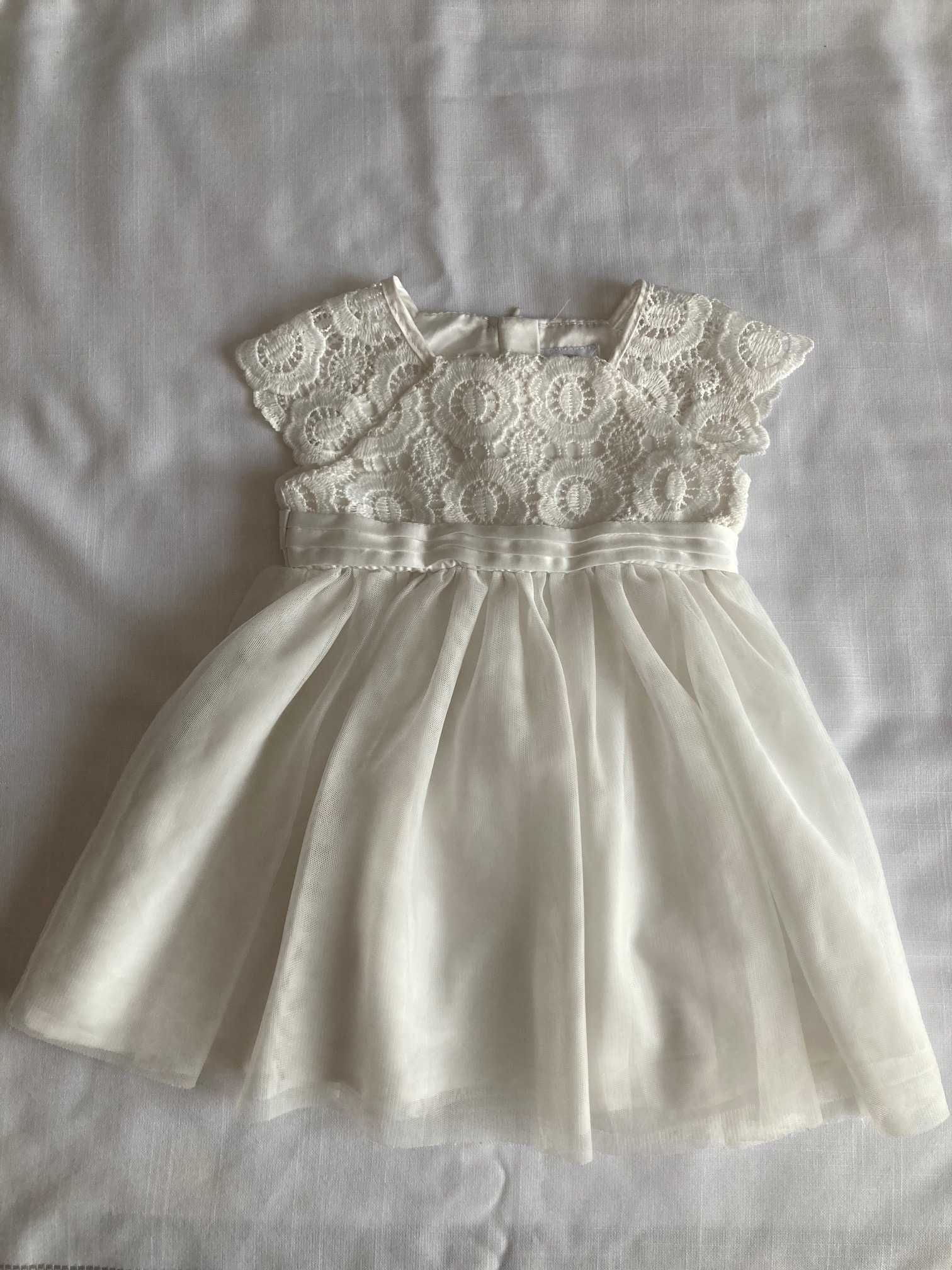 śliczna biała sukienka rozmiar 74