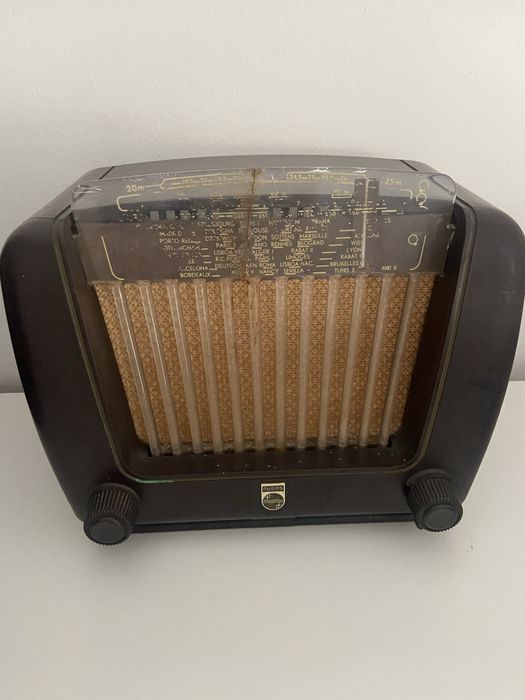 Radio philips antigo