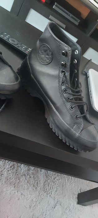 As botas são ALL STAR