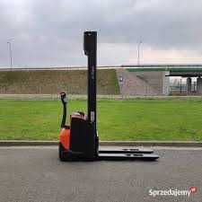 BT SWE 200D paleciak elektryczny niski maszt widłowy podest