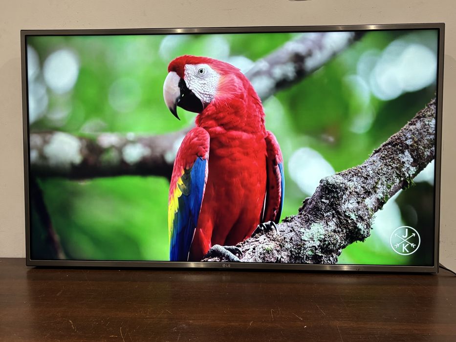 LG 49 LED UHD 4K Smart WebOS DVBT-2 Netflix Disney !!