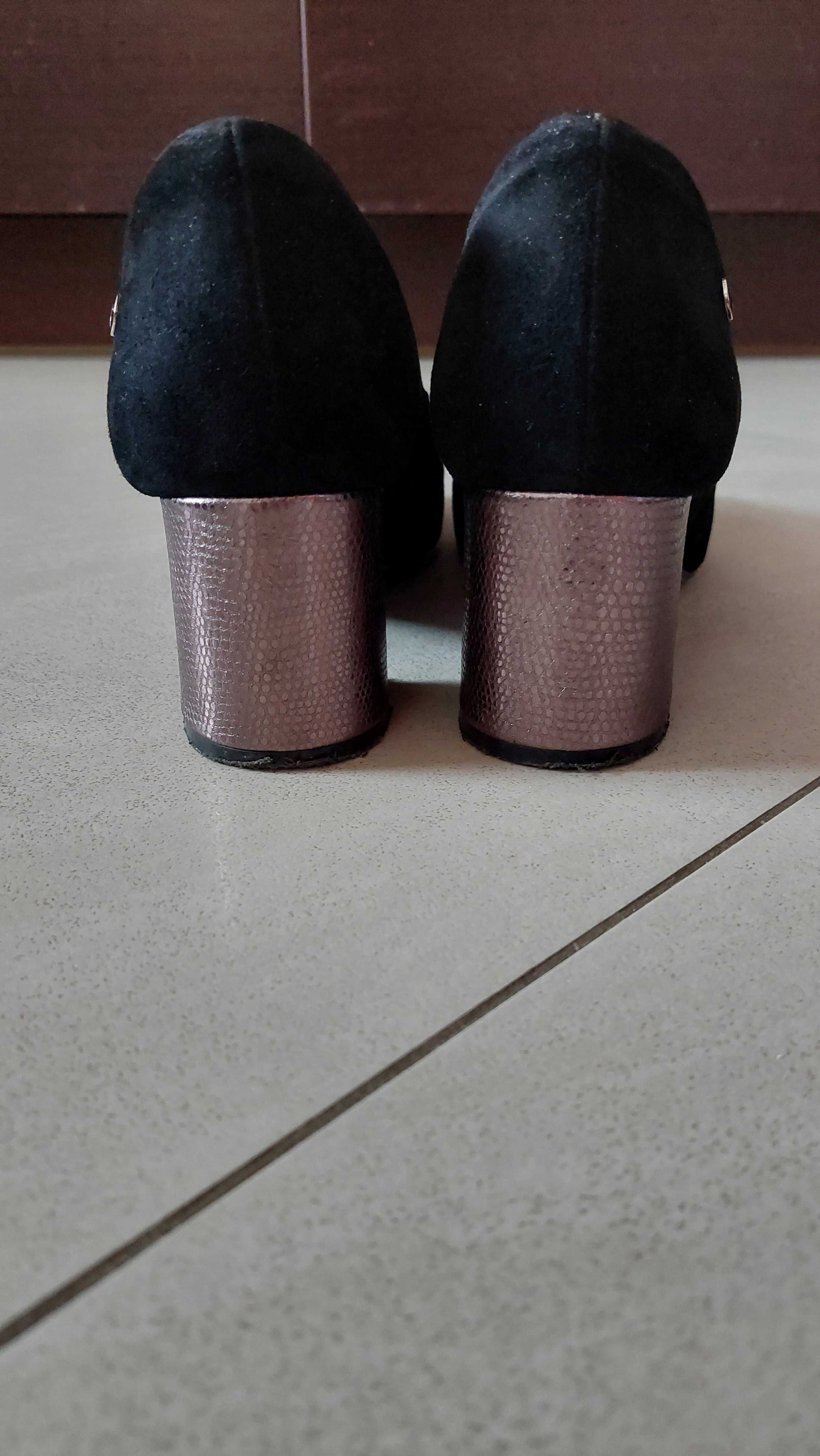 Buty czółenka r.40