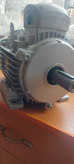 Двигун трьохфазний.2.2квт.1500об.