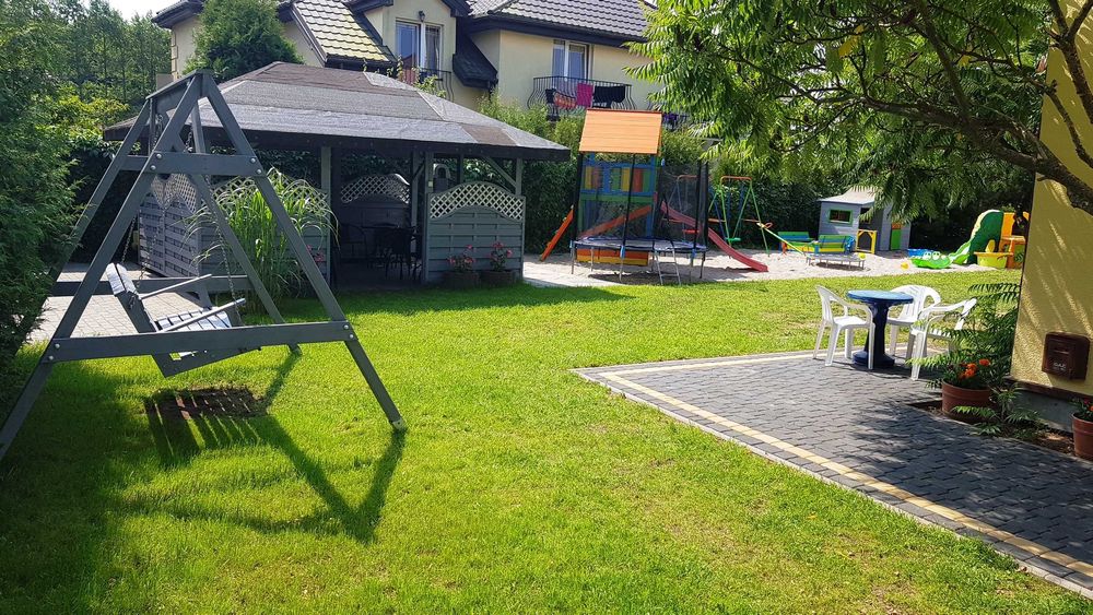 TANIE noclegi, pokoje pracownicze z łazienkami i balkonami w Grzybowie