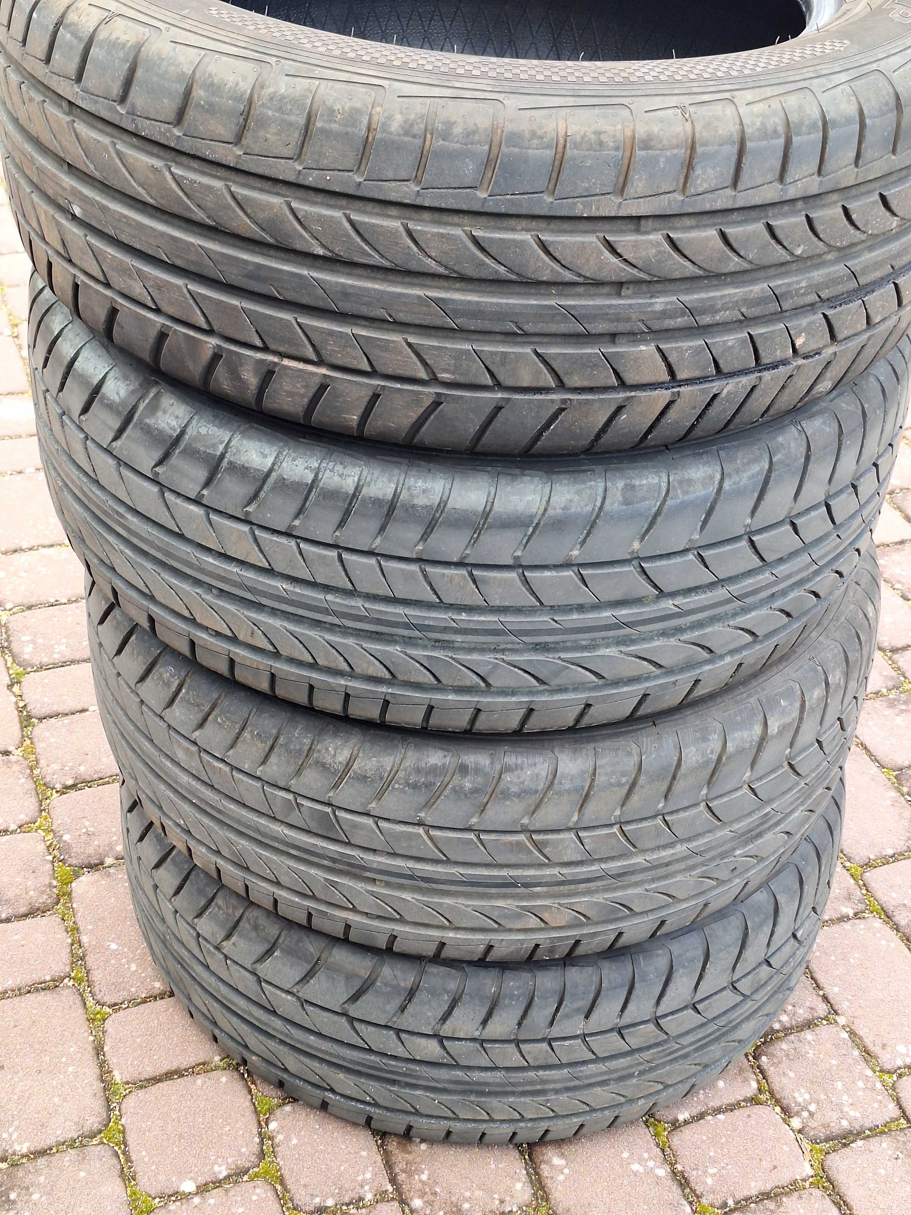 Komplet letnich opon Dunlop 225/60/R17