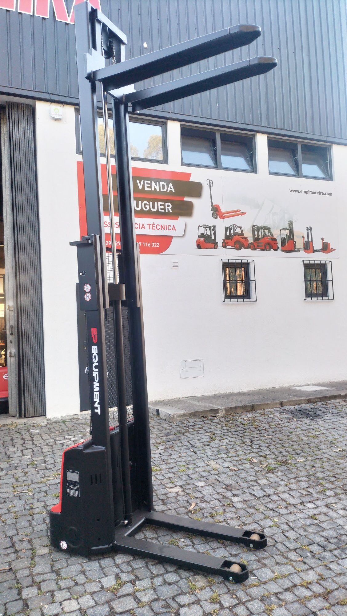 Empilhador/ Stacker 1500kg , 3,50Mt , Novo, 2850€