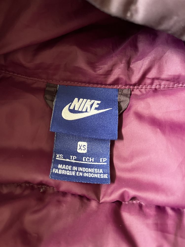 Płaszcz puchowy Nike rozmiar S