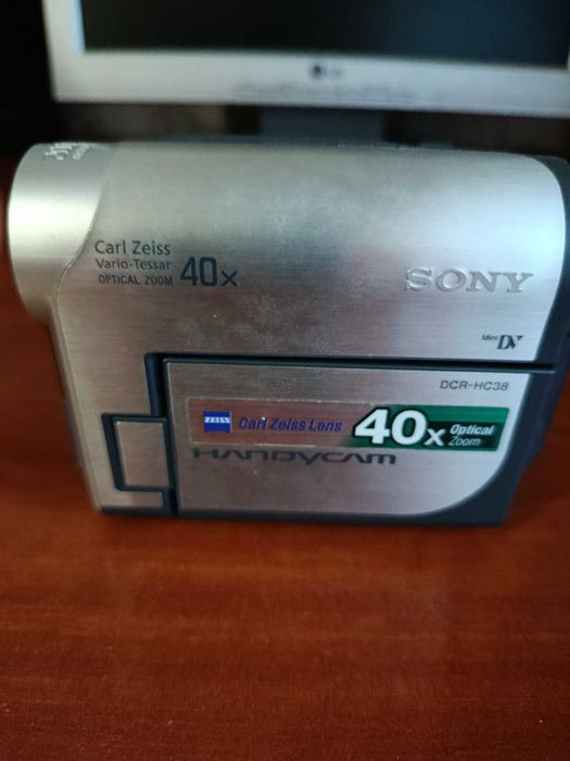 Продам цифрову відеокамеру SONY