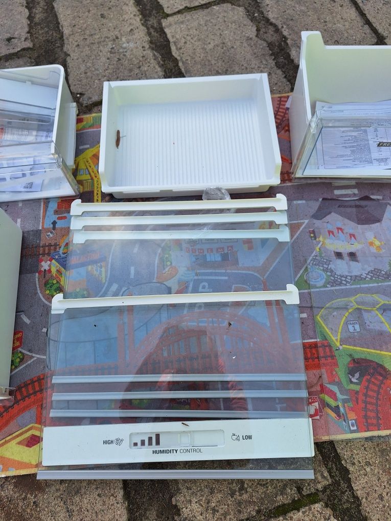 Komplet półek lodówki WHIRLPOOL - W7X 92I OX