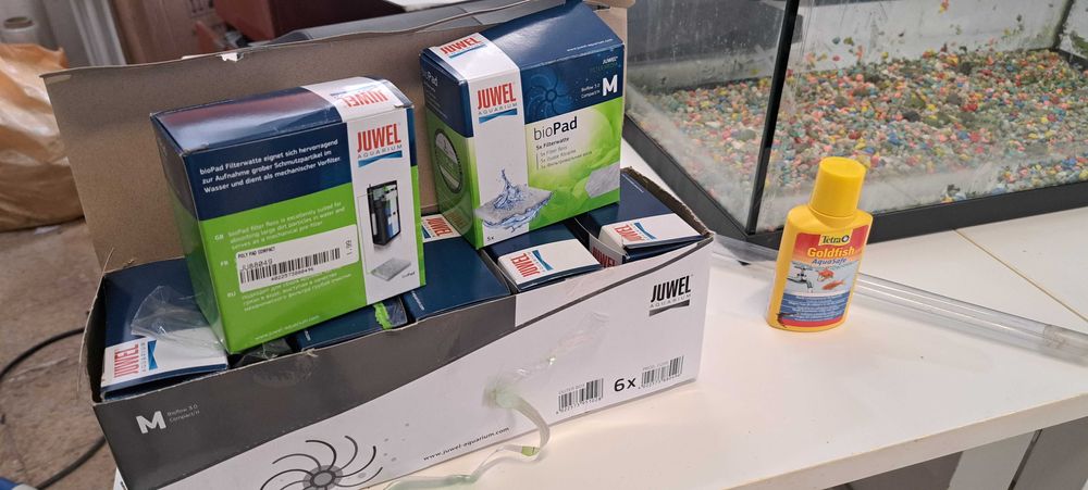 Aquário com 60cmx30cmx30cm com alguns acessórios
