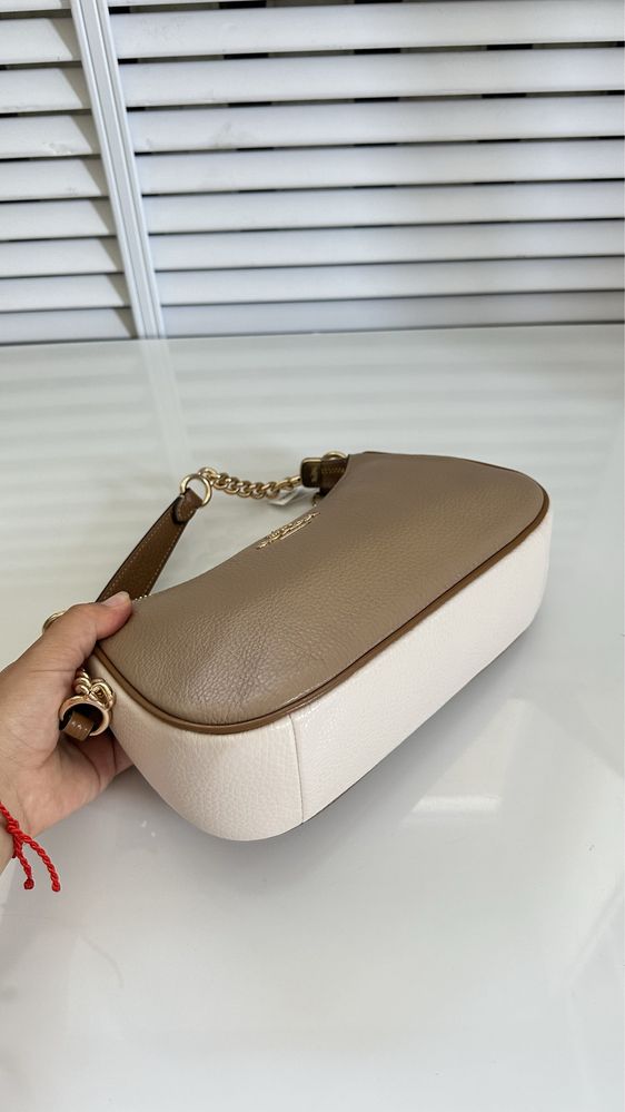 Бежева маленька сумка Teri Shoulder Beige Coach