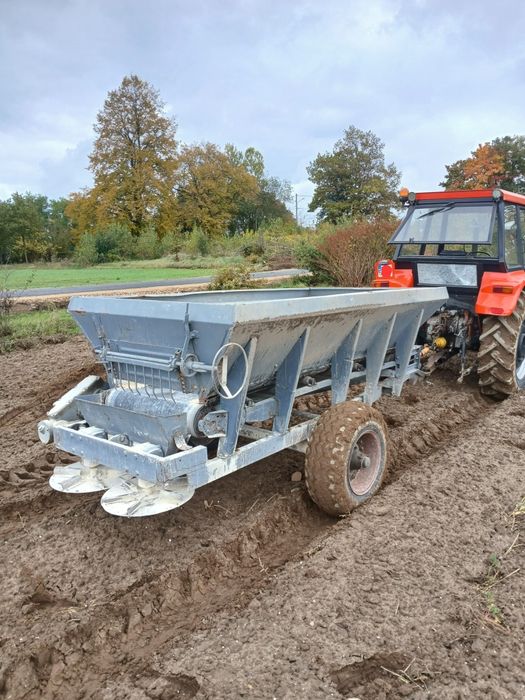 Rozsiewacz wapna rcw3 **nowe opony,nowa taśma**