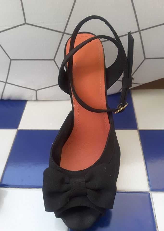 Sapatos Peep Toe com Laço H&M
