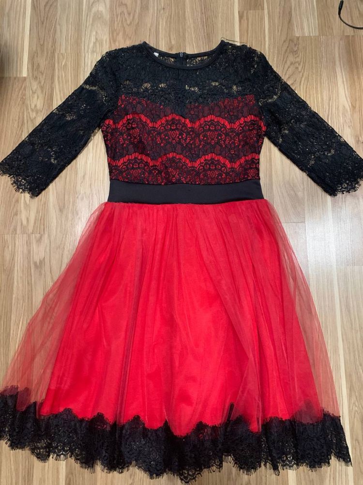 Платье Красно черное